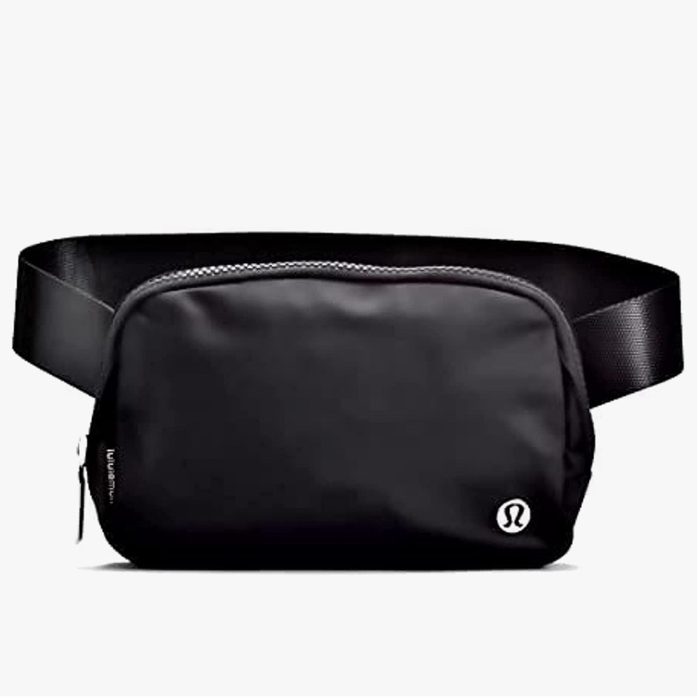 Lululemon everywhere belt bag BLACK